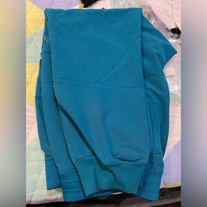 FIGS Pacific blue Zamora medium petite